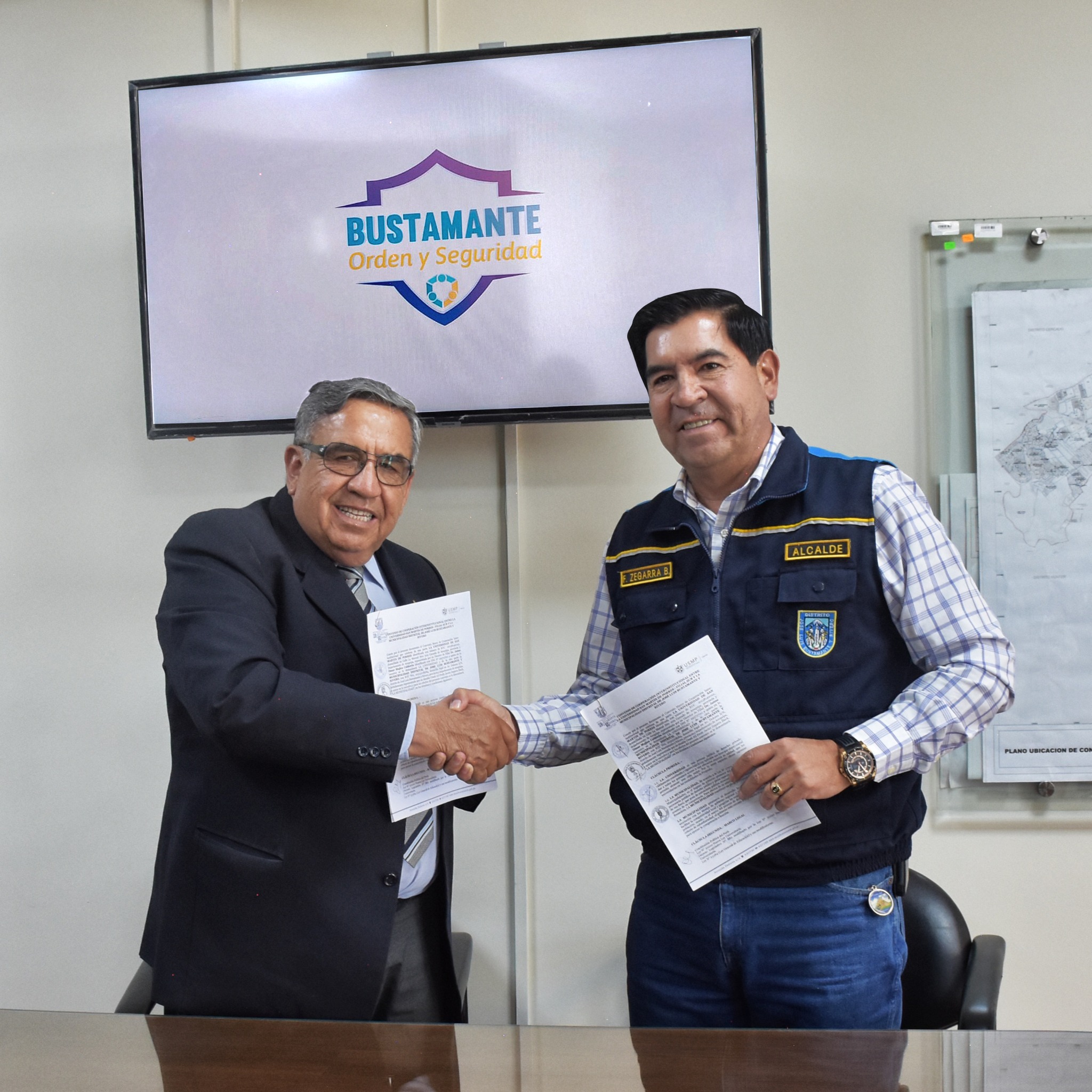 MUNICIPALIDAD DE BUSTAMANTE Y RIVERO FIRMA CONVENIO DE COOPERACIÓN CON UNIVERSIDAD SAN MARTIN DE POR